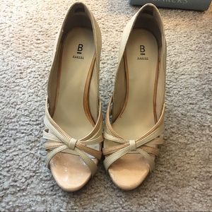 BAKERS Whitney Tan and Beige Heels EUC
